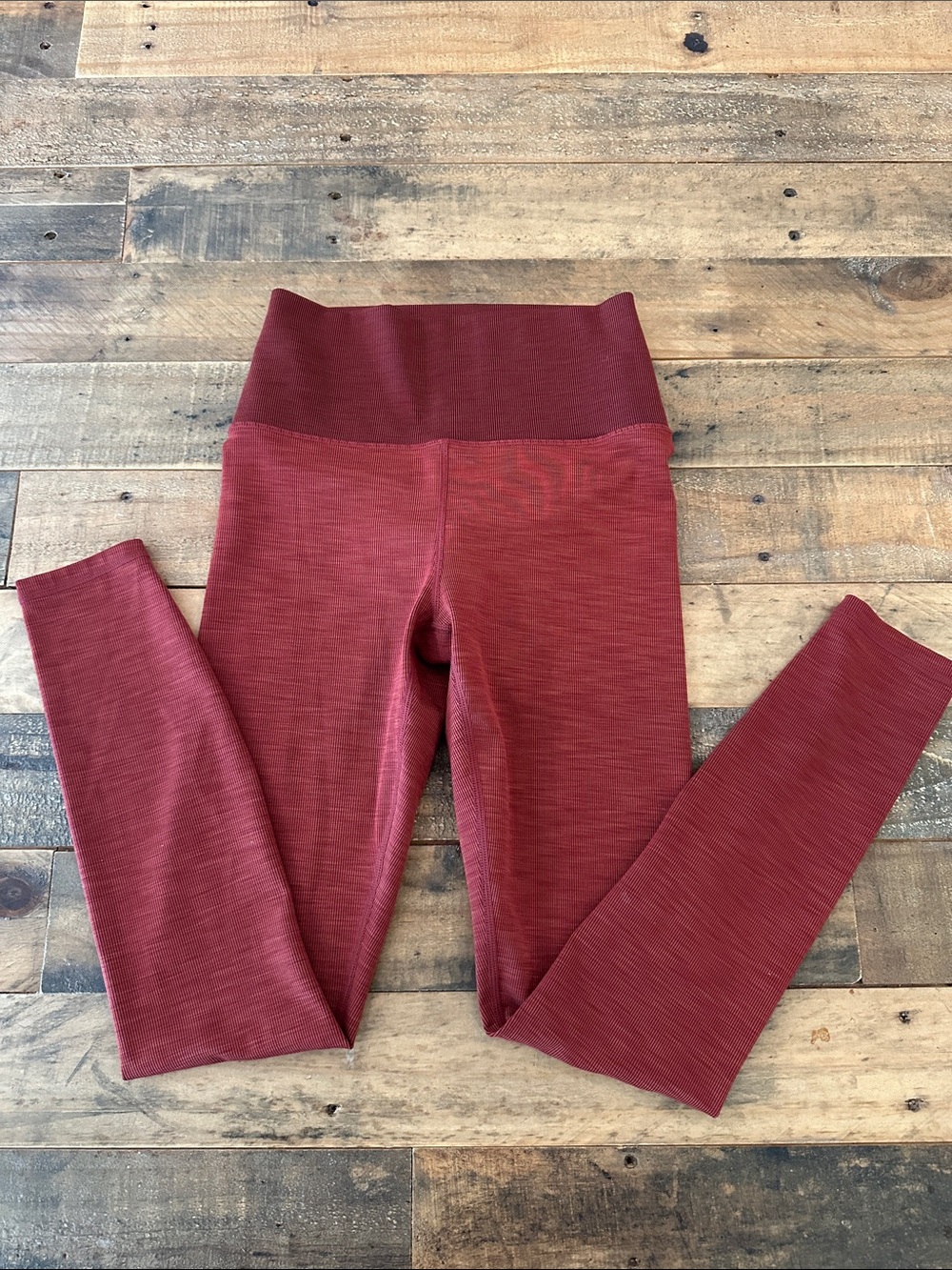 Vuori High-Rise Girls' Leggings in Maroon